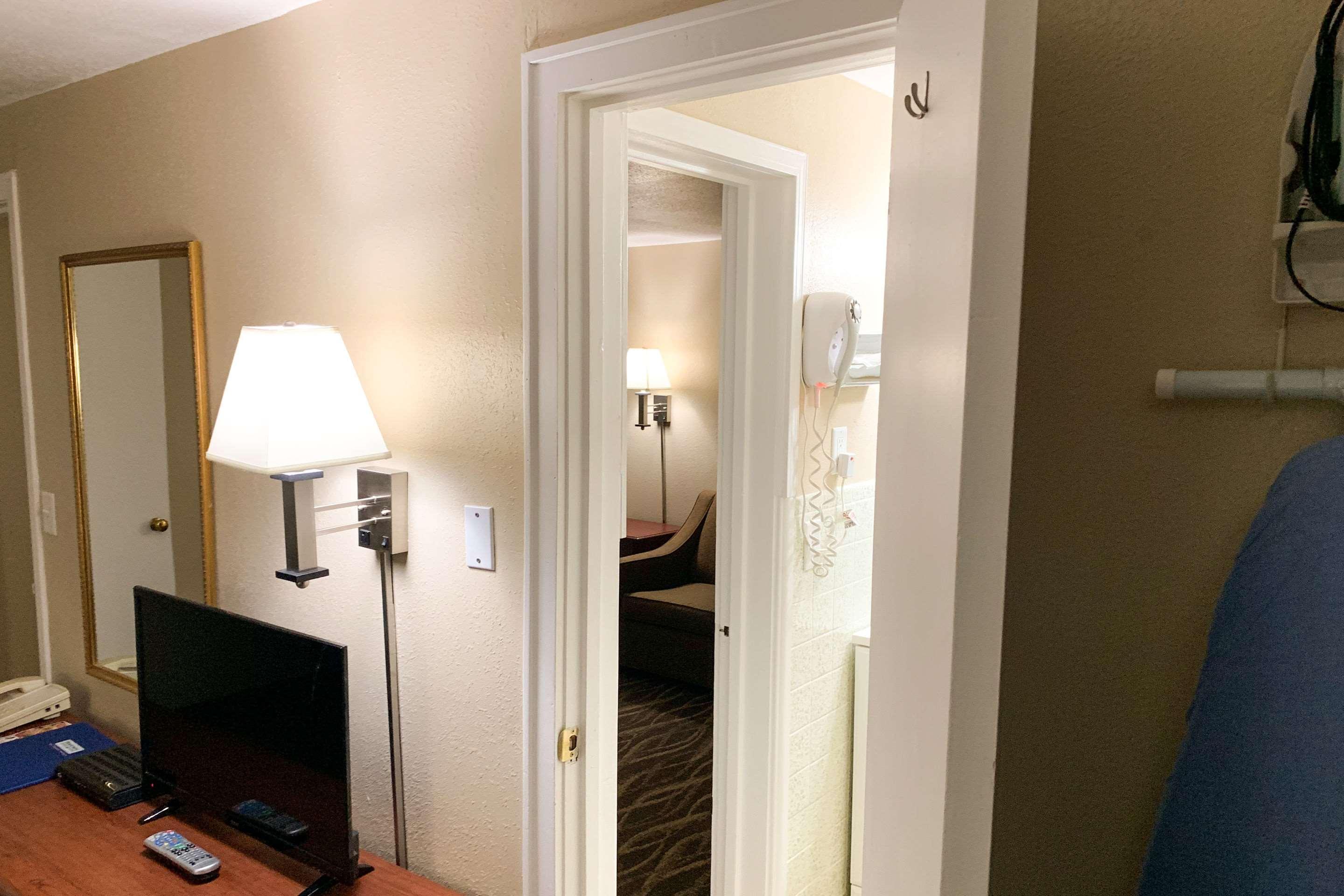 Rodeway Inn & Suites Sheridan Bagian luar foto